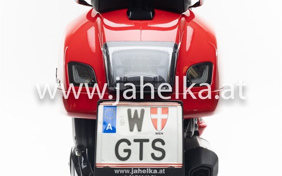 Umgebautes Motorrad Vespa GTS 300 i.e. Super von Jahelka Zweirad GmbH - Bild 3 Umgebautes Motorrad Vespa GTS 300 i.e. Super von Jahelka Zweirad GmbH - Bild 3