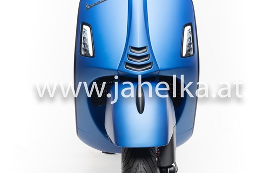 Umgebautes Motorrad Vespa GTS 300 hpe Super Sport von Jahelka Zweirad GmbH - Bild 4 Umgebautes Motorrad Vespa GTS 300 hpe Super Sport von Jahelka Zweirad GmbH - Bild 4