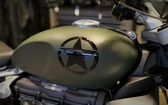 Umgebautes Motorrad Triumph Rocket 3 R von Stärker-Profil GmbH - Bild 5 Umgebautes Motorrad Triumph Rocket 3 R von Stärker-Profil GmbH - Bild 5