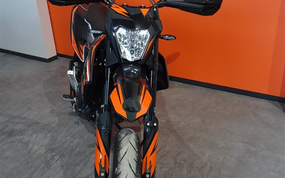 Umgebautes Motorrad KTM 690 SMC R von Zweirad  Sauerland - Bild 5 Umgebautes Motorrad KTM 690 SMC R von Zweirad  Sauerland - Bild 5