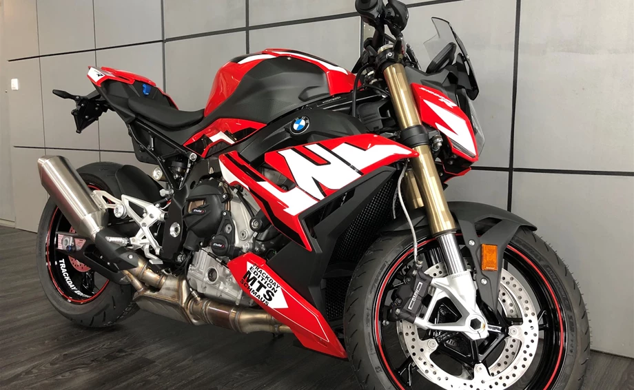 Umbgebautes Motorrad BMW S 1000 R Bild 2: Umbgebautes Motorrad BMW S 1000 R