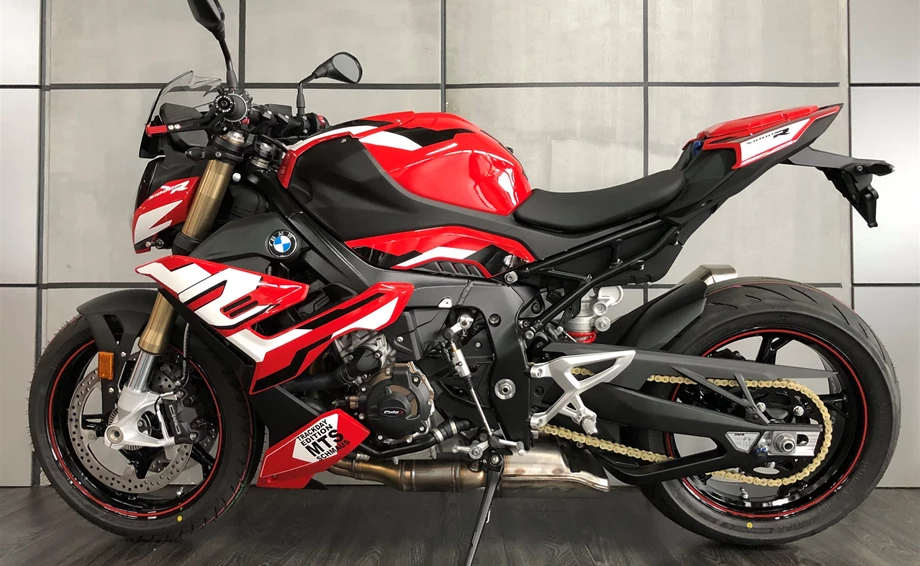 Umbgebautes Motorrad BMW S 1000 R Bild 3: Umbgebautes Motorrad BMW S 1000 R