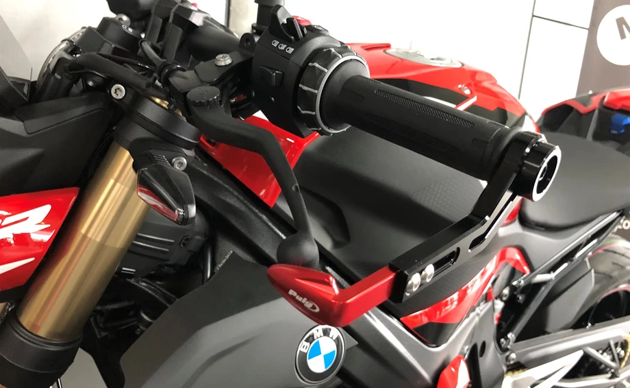 Umbgebautes Motorrad BMW S 1000 R Bild 13: Umbgebautes Motorrad BMW S 1000 R