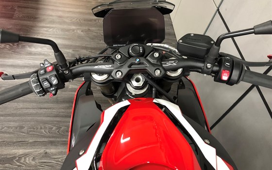 Umgebautes Motorrad BMW S 1000 R von Moto-Technik Schmaus GmbH - Bild 11 Umgebautes Motorrad BMW S 1000 R von Moto-Technik Schmaus GmbH - Bild 11