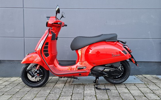 Umgebautes Motorrad Vespa GTS 300 hpe Super von MK Cycle Shop GmbH & Co. KG - Bild 5 Umgebautes Motorrad Vespa GTS 300 hpe Super von MK Cycle Shop GmbH & Co. KG - Bild 5
