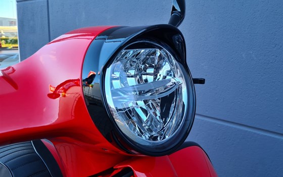 Umgebautes Motorrad Vespa GTS 300 hpe Super von MK Cycle Shop GmbH & Co. KG - Bild 6 Umgebautes Motorrad Vespa GTS 300 hpe Super von MK Cycle Shop GmbH & Co. KG - Bild 6