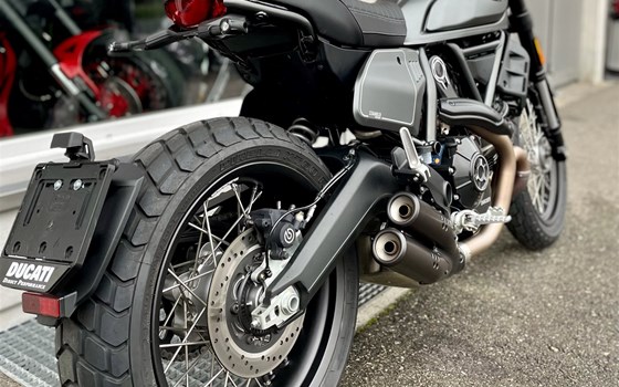 Umgebautes Motorrad Ducati Scrambler Nightshift von Direct Performance - Bild 5 Umgebautes Motorrad Ducati Scrambler Nightshift von Direct Performance - Bild 5