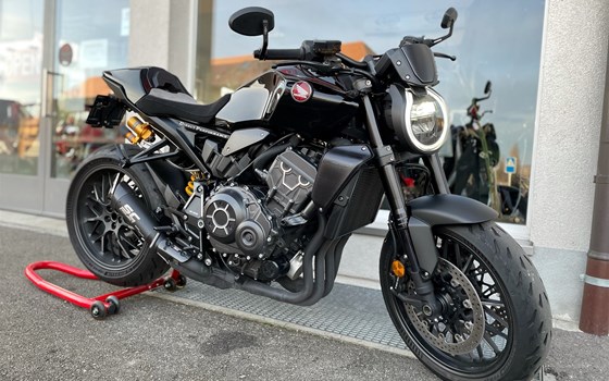 Umgebautes Motorrad Honda CB1000R Black Edition von Direct Performance - Bild 2 Umgebautes Motorrad Honda CB1000R Black Edition von Direct Performance - Bild 2