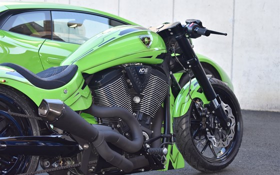 Umgebautes Motorrad Victory Hammer S von SMC-Styrian Motor Cycle - Bild 1 Umgebautes Motorrad Victory Hammer S von SMC-Styrian Motor Cycle - Bild 1