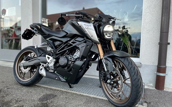 Umgebautes Motorrad Honda CB 125 von Direct Performance - Bild 1 Umgebautes Motorrad Honda CB 125 von Direct Performance - Bild 1