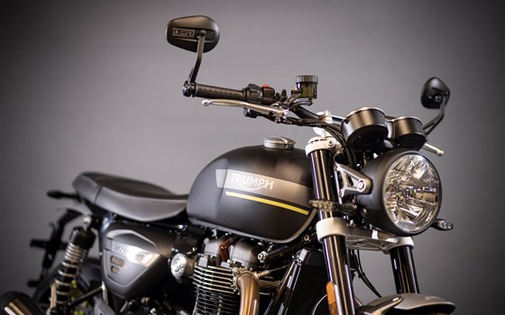 Umgebautes Motorrad Triumph Speed Twin 1200 von Triumph Emsland - Hertrampf Racing - Bild 16 Umgebautes Motorrad Triumph Speed Twin 1200 von Triumph Emsland - Hertrampf Racing - Bild 16