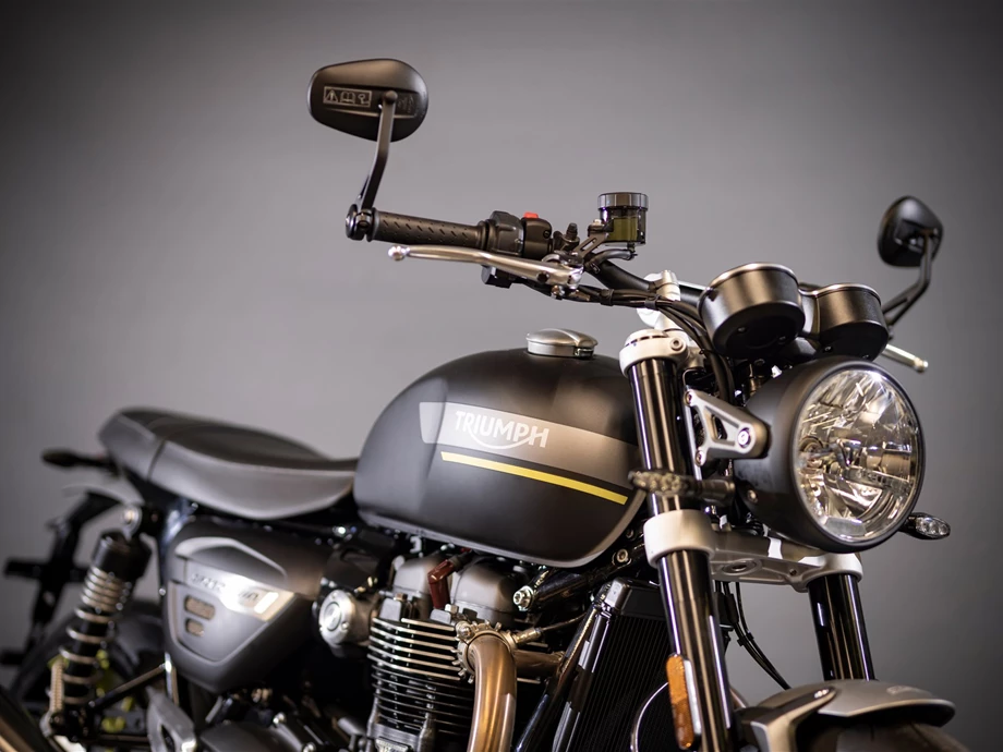 Umbgebautes Motorrad Triumph Speed Twin 1200 Bild 16: Umbgebautes Motorrad Triumph Speed Twin 1200