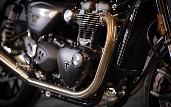Umgebautes Motorrad Triumph Speed Twin 1200 von Triumph Emsland - Hertrampf Racing - Bild 20 Umgebautes Motorrad Triumph Speed Twin 1200 von Triumph Emsland - Hertrampf Racing - Bild 20