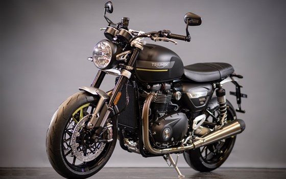 Umgebautes Motorrad Triumph Speed Twin 1200 von Triumph Emsland - Hertrampf Racing - Bild 14 Umgebautes Motorrad Triumph Speed Twin 1200 von Triumph Emsland - Hertrampf Racing - Bild 14