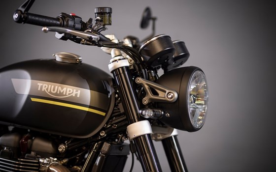 Umgebautes Motorrad Triumph Speed Twin 1200 von Triumph Emsland - Hertrampf Racing - Bild 9 Umgebautes Motorrad Triumph Speed Twin 1200 von Triumph Emsland - Hertrampf Racing - Bild 9