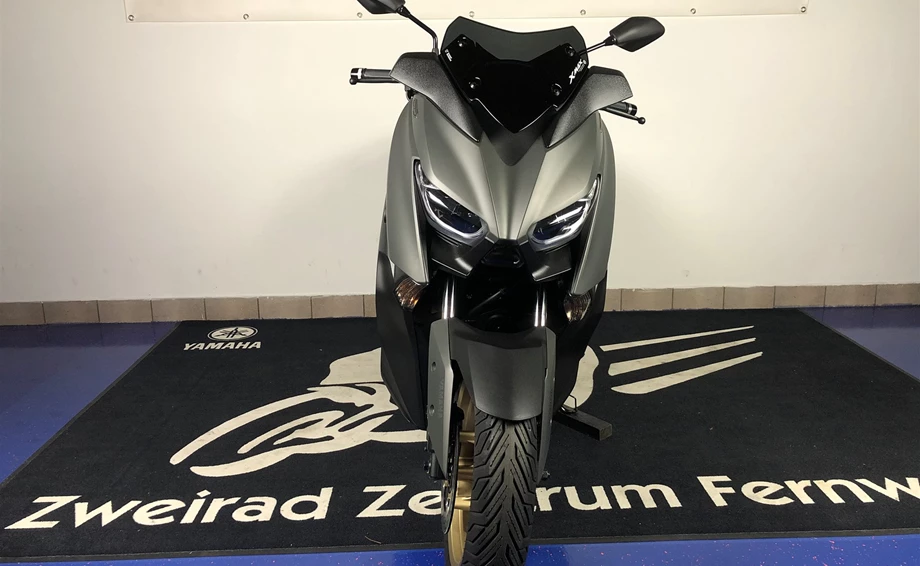 Umbgebautes Motorrad Yamaha XMAX 300 Tech MAX Bild 2: Umbgebautes Motorrad Yamaha XMAX 300 Tech MAX