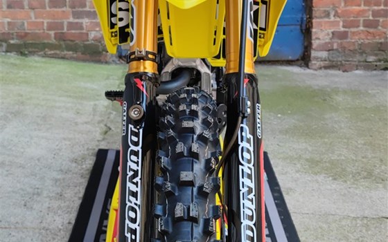 Umgebautes Motorrad Suzuki RM-Z250 von H&K Motorsport - Bild 24 Umgebautes Motorrad Suzuki RM-Z250 von H&K Motorsport - Bild 24