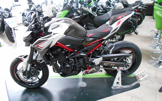 Umgebautes Motorrad Kawasaki Z900 von Motorradshop Ahlers - Bild 1 Umgebautes Motorrad Kawasaki Z900 von Motorradshop Ahlers - Bild 1