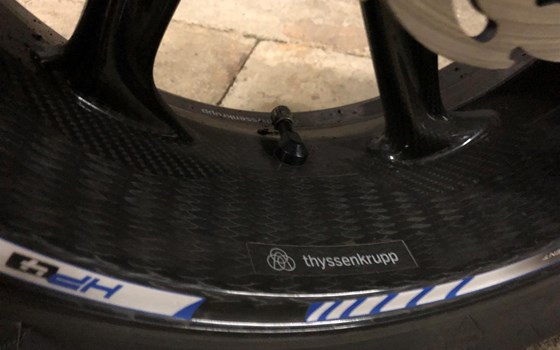 Umgebautes Motorrad BMW HP4 von Klesper - Bild 2 Umgebautes Motorrad BMW HP4 von Klesper - Bild 2