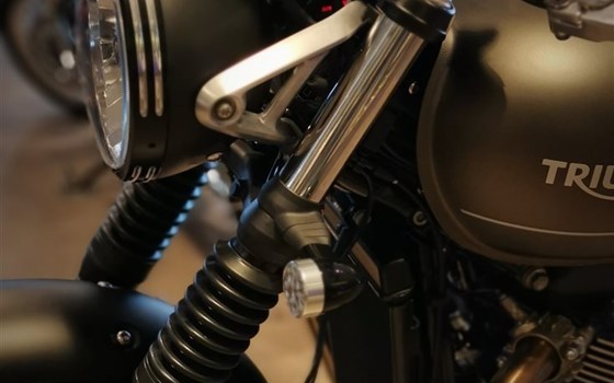 Umgebautes Motorrad Triumph Street Twin von Stärker-Profil GmbH - Bild 2 Umgebautes Motorrad Triumph Street Twin von Stärker-Profil GmbH - Bild 2