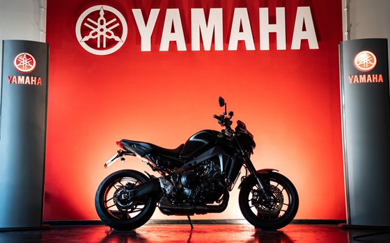 Umgebautes Motorrad Yamaha MT-09 von MZB Motorrad Bonn GmbH - Bild 9 Umgebautes Motorrad Yamaha MT-09 von MZB Motorrad Bonn GmbH - Bild 9
