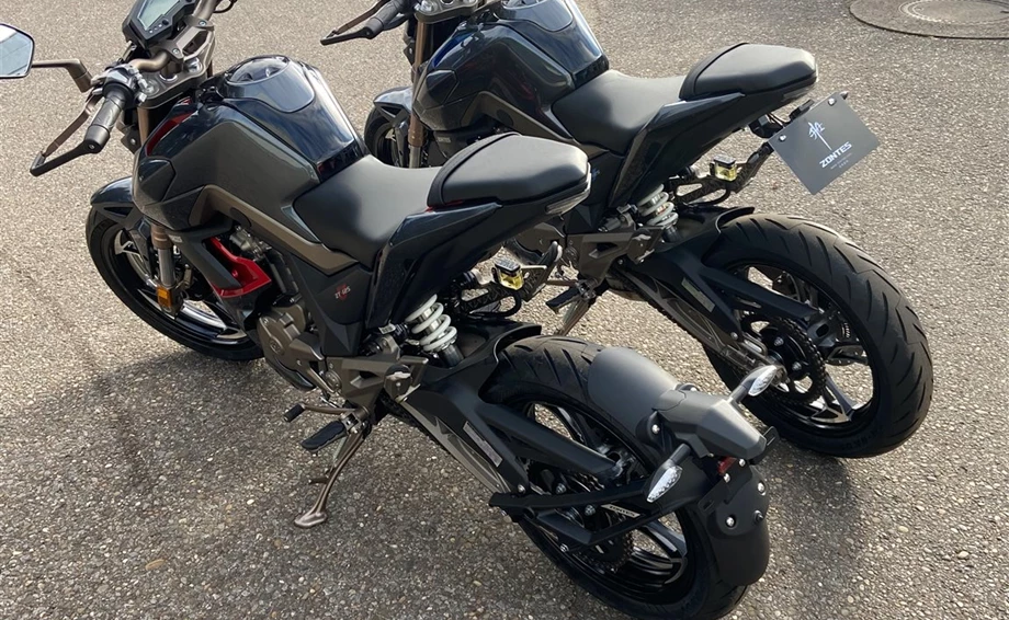 Umbgebautes Motorrad Zontes 125 U Bild 4: Umbgebautes Motorrad Zontes 125 U