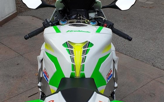 Umgebautes Motorrad Honda CBR1000RR Fireblade SP von boeserbub - Bild 14 Umgebautes Motorrad Honda CBR1000RR Fireblade SP von boeserbub - Bild 14