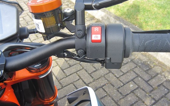 Umgebautes Motorrad KTM 890 Duke R von Motorradcenter Keßler - Bild 12 Umgebautes Motorrad KTM 890 Duke R von Motorradcenter Keßler - Bild 12