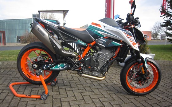 Umgebautes Motorrad KTM 890 Duke R von Motorradcenter Keßler - Bild 14 Umgebautes Motorrad KTM 890 Duke R von Motorradcenter Keßler - Bild 14