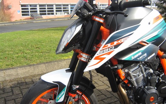 Umgebautes Motorrad KTM 890 Duke R von Motorradcenter Keßler - Bild 2 Umgebautes Motorrad KTM 890 Duke R von Motorradcenter Keßler - Bild 2