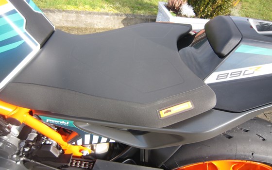 Umgebautes Motorrad KTM 890 Duke R von Motorradcenter Keßler - Bild 7 Umgebautes Motorrad KTM 890 Duke R von Motorradcenter Keßler - Bild 7