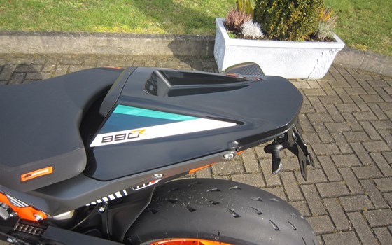 Umgebautes Motorrad KTM 890 Duke R von Motorradcenter Keßler - Bild 9 Umgebautes Motorrad KTM 890 Duke R von Motorradcenter Keßler - Bild 9