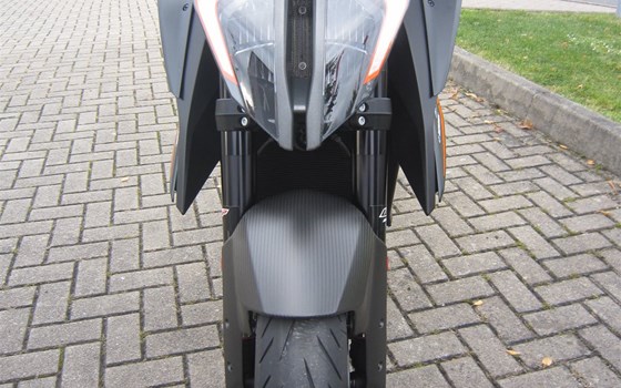 Umgebautes Motorrad KTM 1290 Super Duke R von Motorradcenter Keßler - Bild 15 Umgebautes Motorrad KTM 1290 Super Duke R von Motorradcenter Keßler - Bild 15