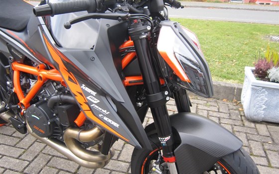 Umgebautes Motorrad KTM 1290 Super Duke R von Motorradcenter Keßler - Bild 16 Umgebautes Motorrad KTM 1290 Super Duke R von Motorradcenter Keßler - Bild 16