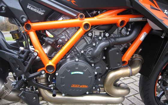 Umgebautes Motorrad KTM 1290 Super Duke R von Motorradcenter Keßler - Bild 20 Umgebautes Motorrad KTM 1290 Super Duke R von Motorradcenter Keßler - Bild 20