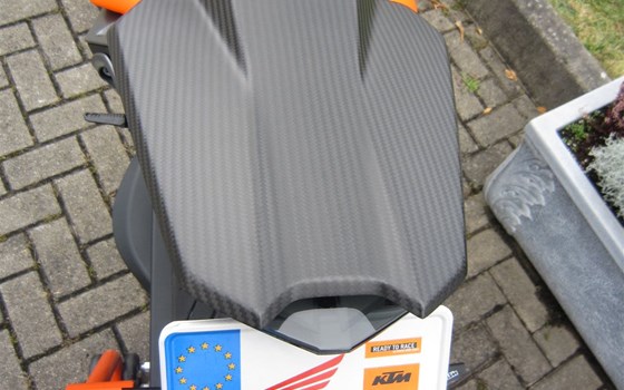 Umgebautes Motorrad KTM 1290 Super Duke R von Motorradcenter Keßler - Bild 7 Umgebautes Motorrad KTM 1290 Super Duke R von Motorradcenter Keßler - Bild 7