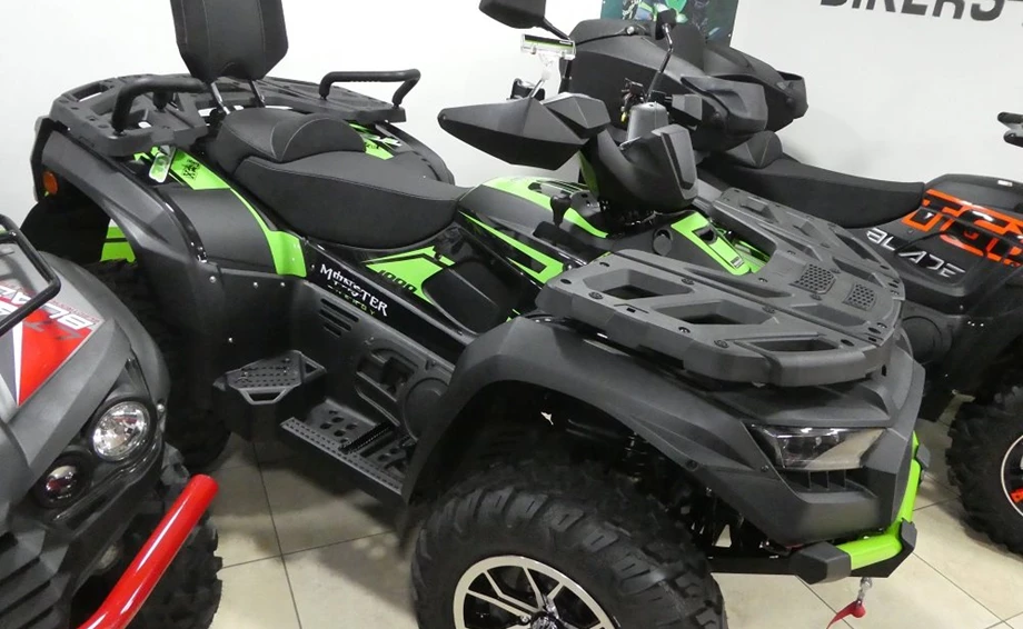 Umbgebautes Motorrad TGB Blade 1000 LT EPS Black Edition Bild 4: Umbgebautes Motorrad TGB Blade 1000 LT EPS Black Edition