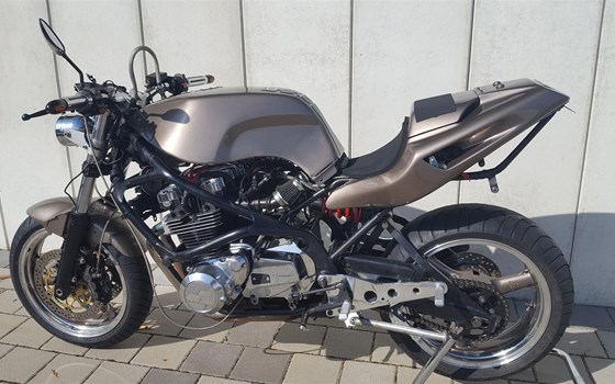 Umgebautes Motorrad Moto Martin VF750 von MakMartinKawa - Bild 2 Umgebautes Motorrad Moto Martin VF750 von MakMartinKawa - Bild 2