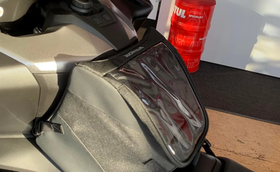 Umbgebautes Motorrad Honda Forza 750 Bild 6: Umbgebautes Motorrad Honda Forza 750
