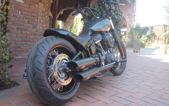Umgebautes Motorrad Harley-Davidson Softail Street Bob 114 FXBBS von X-Trem Custombikes - Bild 16 Umgebautes Motorrad Harley-Davidson Softail Street Bob 114 FXBBS von X-Trem Custombikes - Bild 16