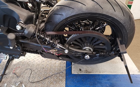 Umgebautes Motorrad Indian Scout Bobber Sixty von sk-bikes GmbH - Bild 7