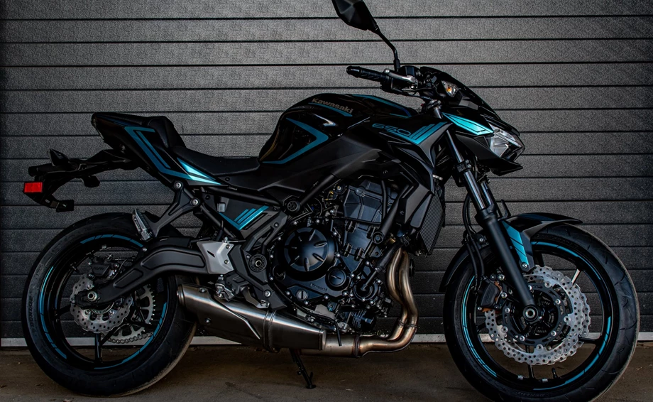 Umbgebautes Motorrad Kawasaki Z650 Bild 1: Umbgebautes Motorrad Kawasaki Z650