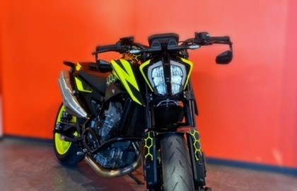 KTM 890 Duke L Custom Bike KTM 890 Duke L Custom Bike