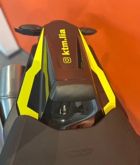 Umbgebautes Motorrad KTM 890 Duke L Bild 9: Umbgebautes Motorrad KTM 890 Duke L