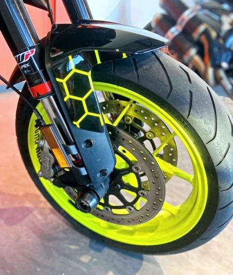 Umbgebautes Motorrad KTM 890 Duke L Bild 5: Umbgebautes Motorrad KTM 890 Duke L