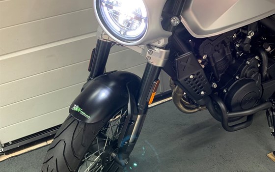 Umgebautes Motorrad Brixton Crossfire 500 von GSN Motorraeder - Bild 2 Umgebautes Motorrad Brixton Crossfire 500 von GSN Motorraeder - Bild 2