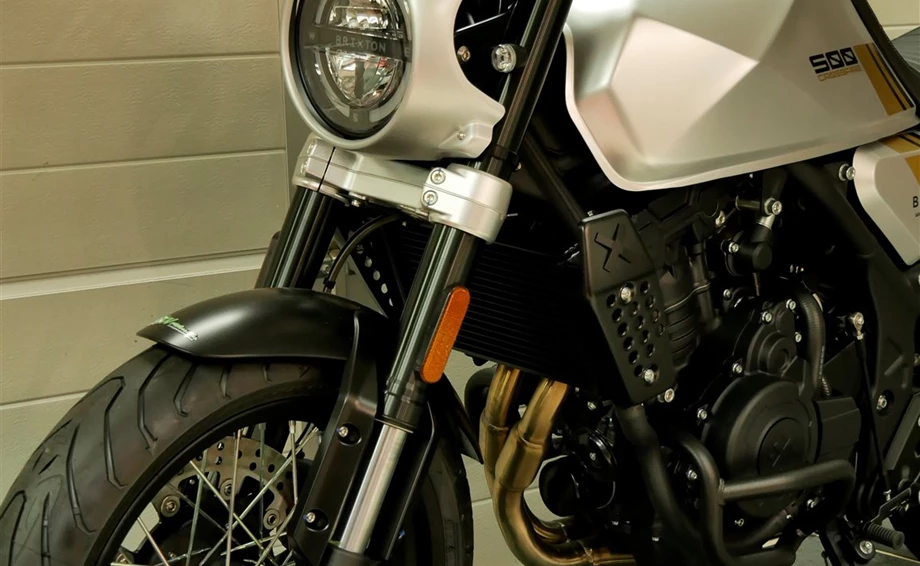 Umbgebautes Motorrad Brixton Crossfire 500 Bild 8: Umbgebautes Motorrad Brixton Crossfire 500