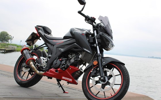 Umgebautes Motorrad Suzuki GSX-S125 von befeuert - Bild 1 Umgebautes Motorrad Suzuki GSX-S125 von befeuert - Bild 1