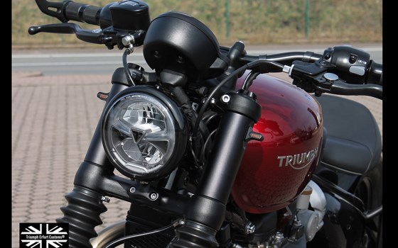 Umgebautes Motorrad Triumph Bonneville Bobber von Stärker-Profil GmbH - Bild 1 Umgebautes Motorrad Triumph Bonneville Bobber von Stärker-Profil GmbH - Bild 1
