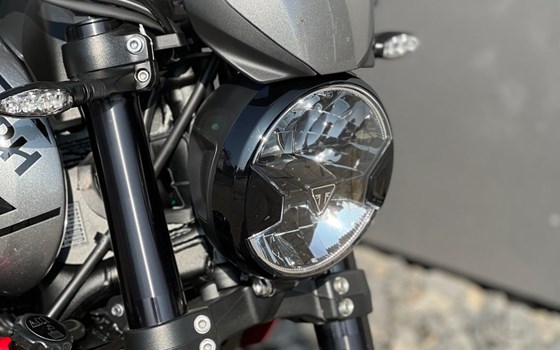 Umgebautes Motorrad Triumph Trident 660 von MSG Moto-Shop-Gera TEAM BAUCH OHG - Bild 2 Umgebautes Motorrad Triumph Trident 660 von MSG Moto-Shop-Gera TEAM BAUCH OHG - Bild 2